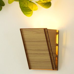 Arandela Luminária Decorativa Madeira Quadrada Vazado Aletado 10x13cm Soq G9 Cor:marfim