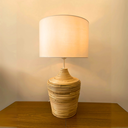 Ver imagem 1 de Luminária de Mesa Abajur Acabamento em Bambu Natural Firme para Quarto Sala Escrivaninha
