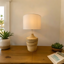 Ver imagem 2 de Luminária de Mesa Abajur Acabamento em Bambu Natural Firme para Quarto Sala Escrivaninha