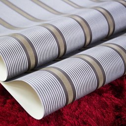 Papel de Parede Listrado Marrom Escuro com Detalhes Dourado - 4