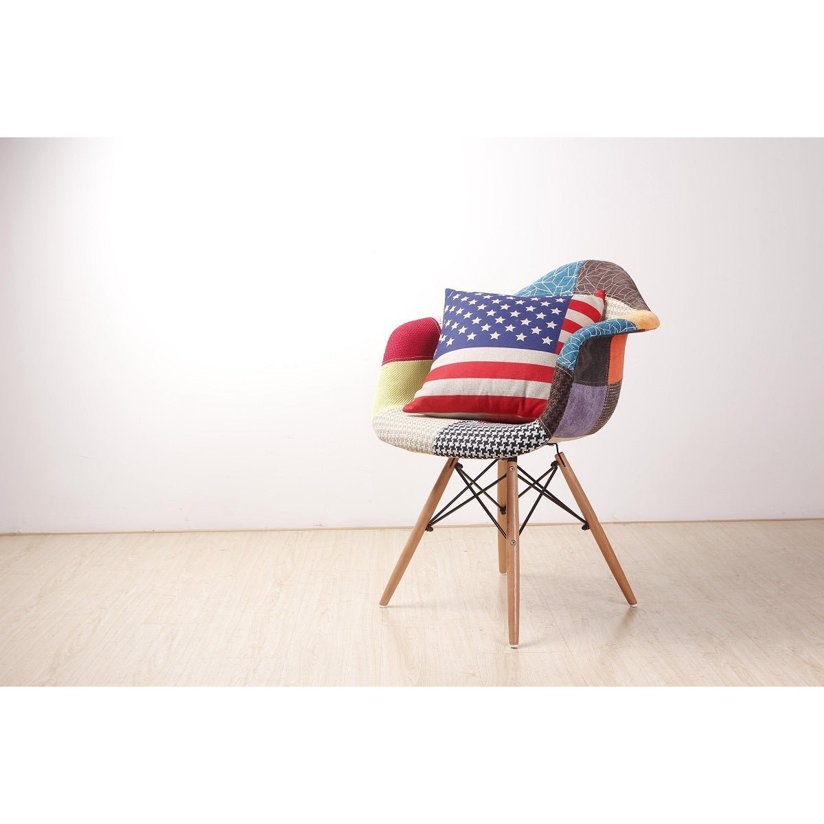 Cadeira Charles Eames Patchwork com Braços - 1