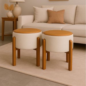 Kit 2 Puff Banqueta Redondo Zoe Corino Caramelo e Linho Gelo Decorativo Base de Madeira - Arkell