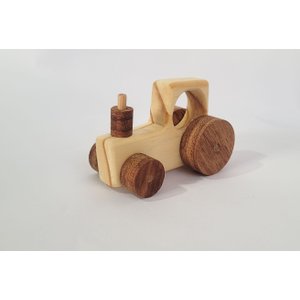 Trator de Madeira Maciça. Brinquedo Artesanal e Decoração.