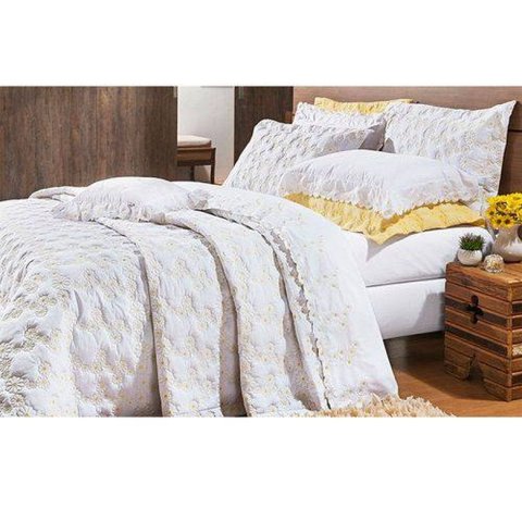 Kit Cobre Leito Casal Queen 03 Peças Bordado Percal 200 Fios Nuance Branco/Amarelo - Bernadete Casa