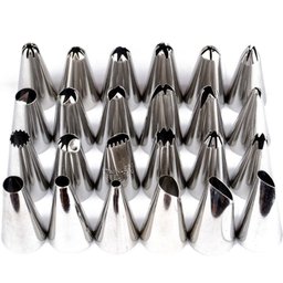 Kit com 24 Bicos de Confeitar em Inox com 01 Adaptador e 01 Caixa - 3