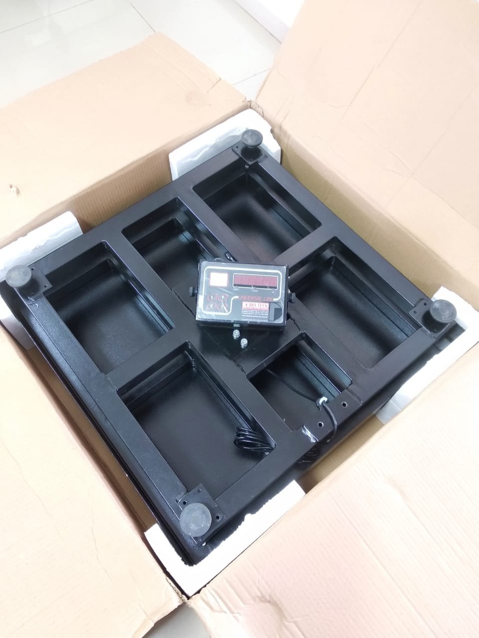 Balança Plataforma Digital 300kg x 50g Digitron Pesadora e Contadora Aprovada Inmetro - Plataforma C - 6