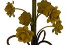 Ver imagem 5 de Abajur Quarto de Casal de Ferro Decorativo Simples Beirada de Cama - Amarelo