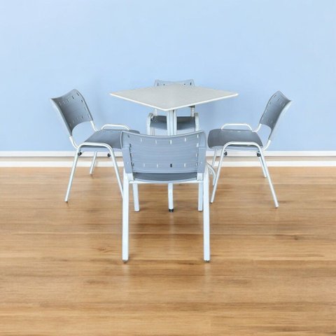 Jogo Mesa Quadrada 70x70 para Restaurante Comércio com 4 Cadeiras Iso Cinza Base Branca