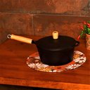 Ver imagem 4 de Caçarola Emily Cabo Madeira Panela Mineira Tampa Ferro 22cm