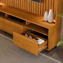 Ver imagem 2 de Estante Home Ripado para TV até 65 Polegadas -3 Gavetas e Nicho com Leds -Rodizio -Carmolar:Naturale
