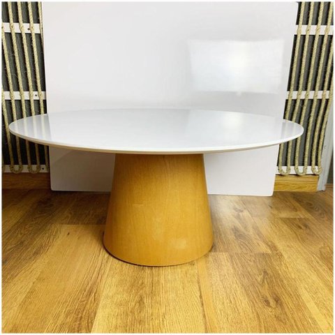 Mesa De Centro Cone Tampo 70 Cm Em Mdf Laqueado E Base Em Madeira Natural Marfim Cor Branco