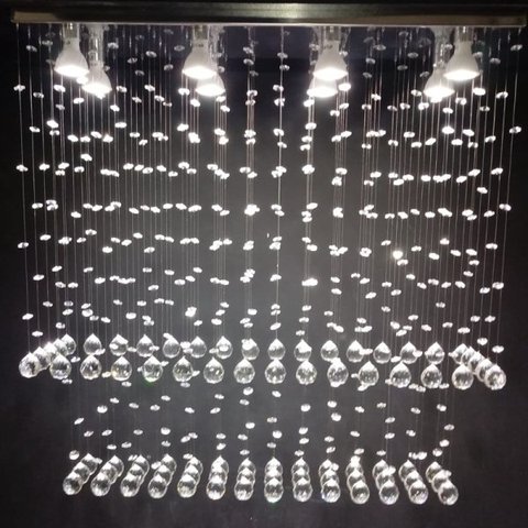 Lustre em Cristais Torre Sala de Estar, com 70cm de Altura , Base 70x20cm Inox