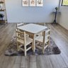 Kit Mesa + 4 Cadeiras Infantil Madeira Maciça Pinus Escolar Resistente Brincar Desenhar Educativa - 1