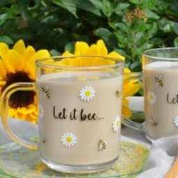 Kit Conjunto Caneca Abelha 225ml + Mini Prato Flor 14cm - 2