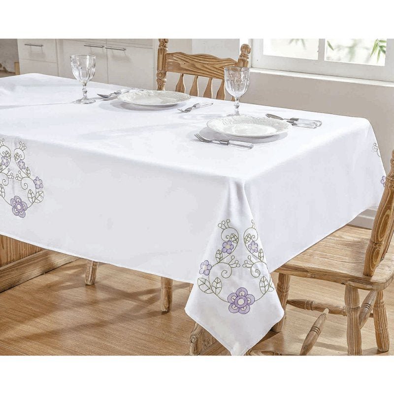 Toalha de Mesa Bordada 2,20M x 1,40M Dália Branco e Lilás