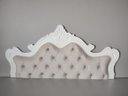 Ver imagem 1 de Cabeceira Entalhada Capitonê p/ Cama Box Casal Moldura Branca Veludo - Jl