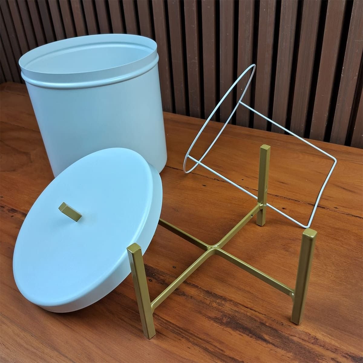 Kit Lixeira Branca com Dourado Porta Papel e Porta Toalha Dourada - Edecasamovies - 2