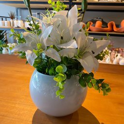 Arranjo Centro de Mesa Lírio Branco Completo Artificial Vaso Branco Decore Fácil Shop - 3
