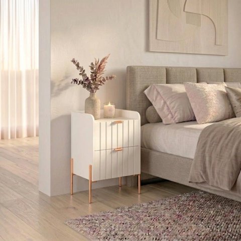 Mesa de Cabeceira Moriah Off White Luxo MDF Ripado Industrial Pés Ferro Cobre
