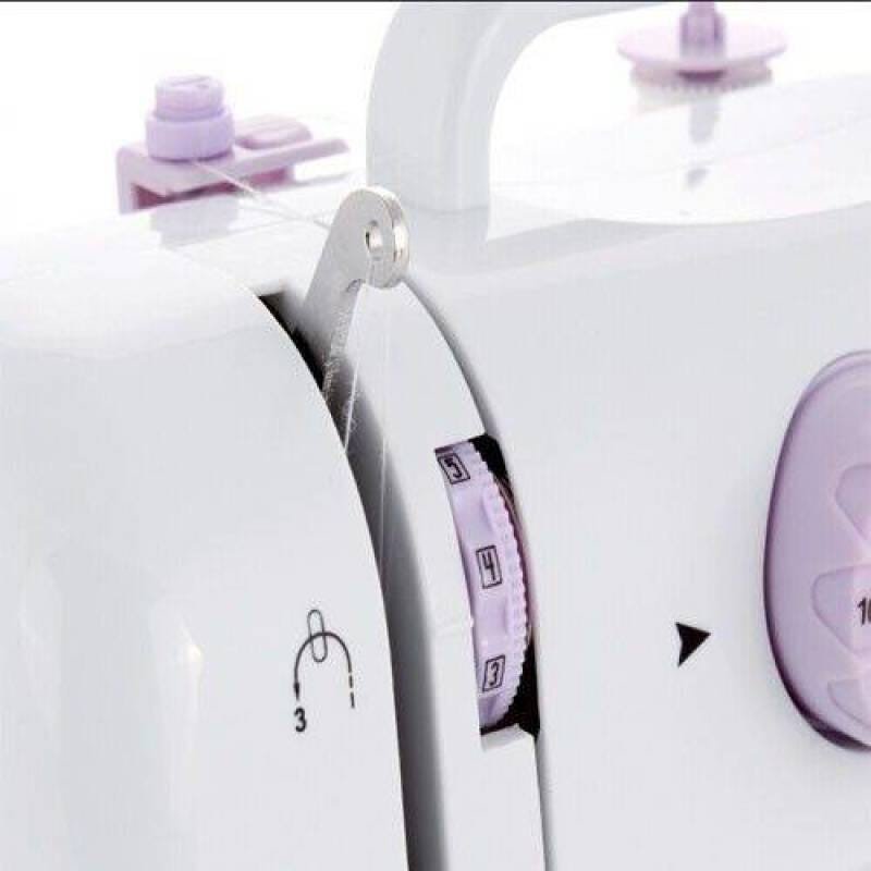 Ver imagem 3 de Máquina de Costura Portátil 12 Pontos Bivolt com Pedal Luz Alça Inmetro Mini Importway Iwmc-505