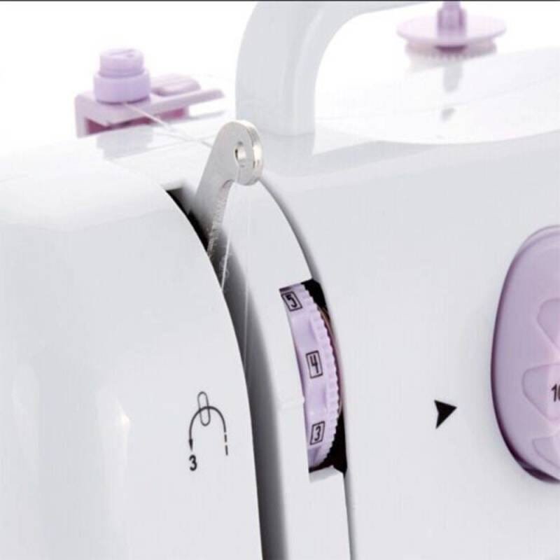 Ver imagem 5 de Máquina de Costura Portátil 12 Pontos Bivolt com Pedal Luz Alça Inmetro Mini Importway Iwmc-505