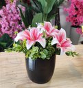 Ver imagem 4 de Arranjo de Sala e Mesa Flores Lírio Vaso Cerâmica Preto