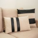 Ver imagem 2 de Almofada Decorativa 55x35 com Fibra Siliconada Vitória Hope Bouclé Off/courino Preto