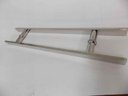 Ver imagem 2 de Puxador Inox Duplo Reto 80cm para Portas Madeira Vidro