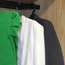 Ver imagem 5 de 25 Cabides de Roupa Reforçado Lavanderia Lojas Organizador Social Ombreira Preto