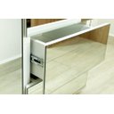 Ver imagem 4 de Mesa de Cabeceira Espelhada - Puxador Meia Cava - Tamanho Plus Size - Mobília Express