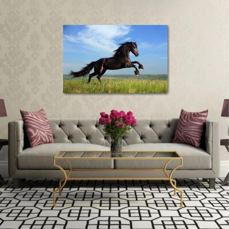 Quadro decorativo Cavalo Preto no Campo Pulando