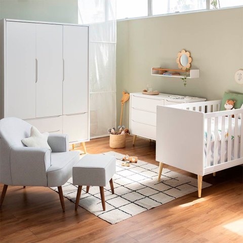 Kit Quarto Theo com Pés Retrô Natural - Berço + Cômoda 3 Gavetas e 1 Porta + Guarda-roupa 3 Portas +