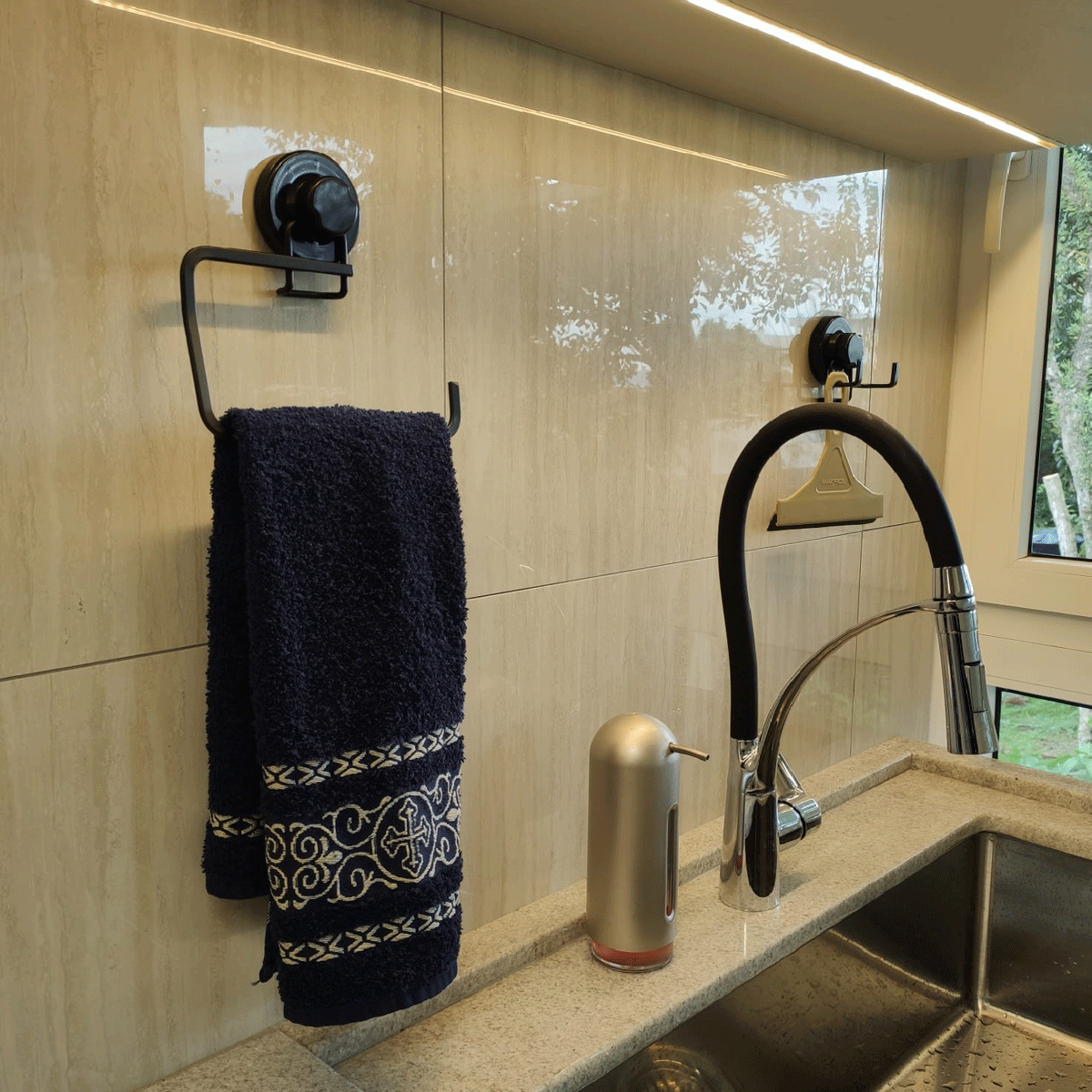 Toalheiro com Ventosa Preto Fosco Porta Toalha de Rosto para Banheiro Lavabo Faciliti - 9