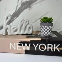 Ver imagem 3 de Kit decoração livro NewYork + vaso artesanal + palavra hello