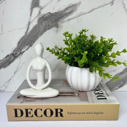 Livro decorativo Decor + mulher meditando + vaso branco - 4