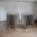 Ver imagem 2 de Kit 2 Puff Decorativo para Sala Redondo Luxo Roma Suede Cinza