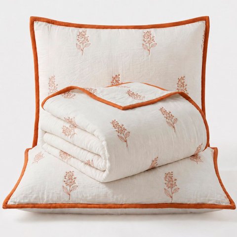 Kit Cobre Leito Charme Queen Percal 300 Fios Colcha Bordado Floral Localizado 3 Peças Caramelo