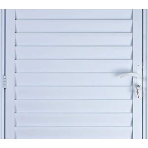 Porta de Alumínio Palheta Ventilada 210 x 80 Esquerda Linha All Soft Cor Branco