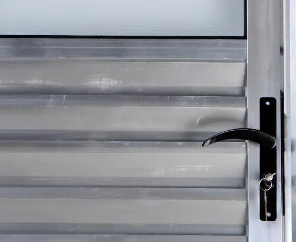 Porta de Alumínio Basculante Cor Brilhante 210 x 70 Direita Vidro Mini Boreal Linha All Soft - 3