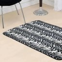Ver imagem 2 de Tapete Retangular para Quarto e Sala Safari Tecido de Pelúcia 1,40M x 1,00M - Zebra