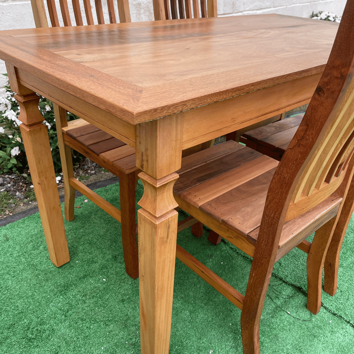 Mesa em Madeira de Demolição 1,40x 0,70 com 4 Cadeiras Anatômica Sudeste Rustico - 5