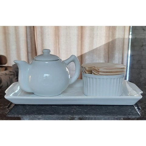 Jogo Café e Chá, Bandeja + Bule Chaleira 400ml + Açucareiro Ramequim 250ml - Porcelana Branca