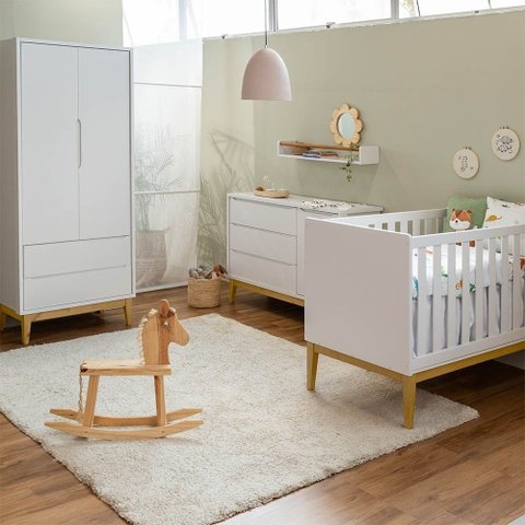 Kit Quarto Theo com Pés Square Natural - Berço + Cômoda 3 Gavetas e 1 Porta + Guarda-Roupa 2 Portas