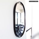 Ver imagem 3 de Espelho Decorativo Oval Com Moldura Preta Para Sala Banheiro 80x50cm