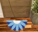 Ver imagem 1 de Capacho Tapete Flor Margarida Azul no Formato para Salas Quartos e Porta de Entrada