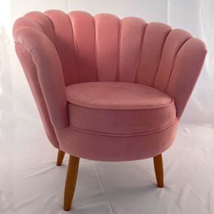 Poltrona Decorativa Pétala de Flor Veludo Rosa