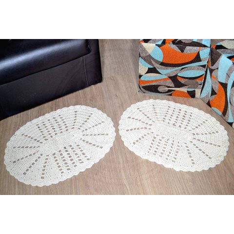 Par de Tapetes em Crochê Oval Liso - Amazonita Arte & Tear Par de Tapete Oval Crochê
