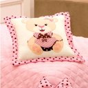 Ver imagem 2 de Kit Colcha Solteiro Ursinha Bordado com Almof. + Cortina 2,00M X 1,70M - Rosa