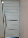 Ver imagem 2 de Porta de Alumínio Lambri Simples 210x70 C/ Puxador Completa
