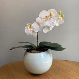 Orquídea Branca Artificial Arranjo no Vaso Branco Flores Permanentes Decore Fácil Shop - 5